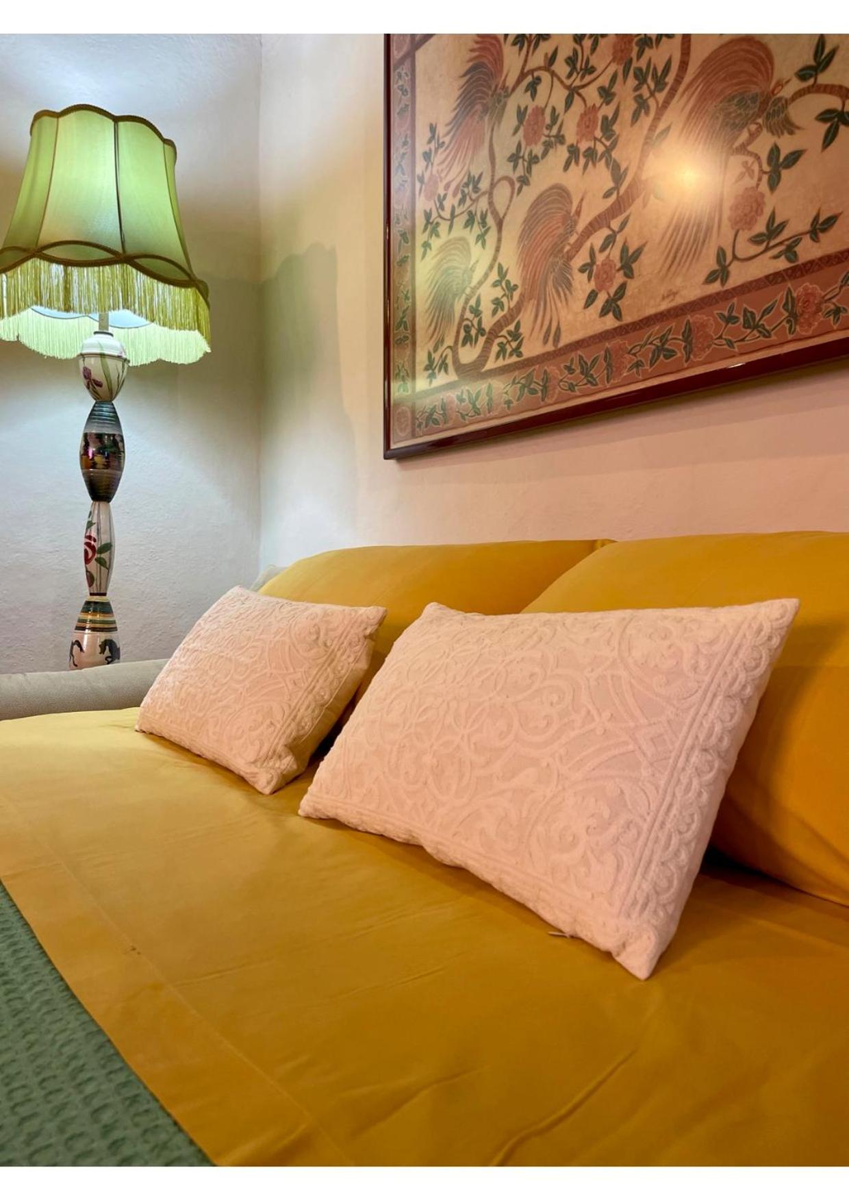 La Gialla Di Via Silvano 12 Monforte D'Alba Ngoại thất bức ảnh